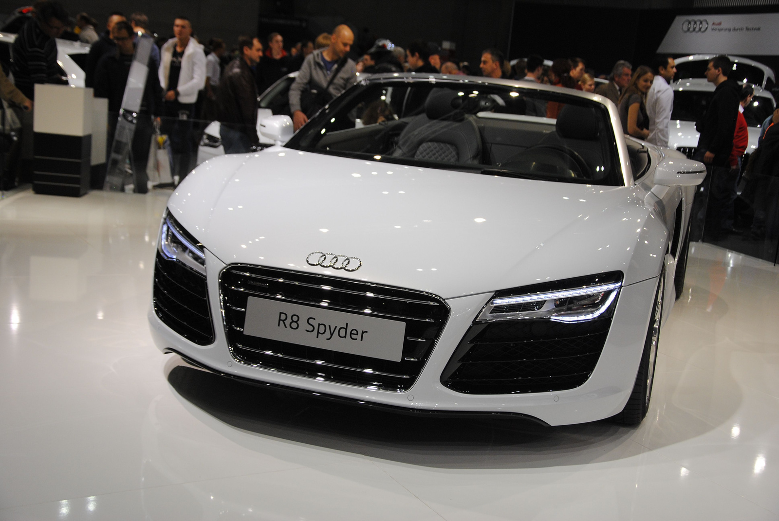 Audi R8 V10 Spyder 2013