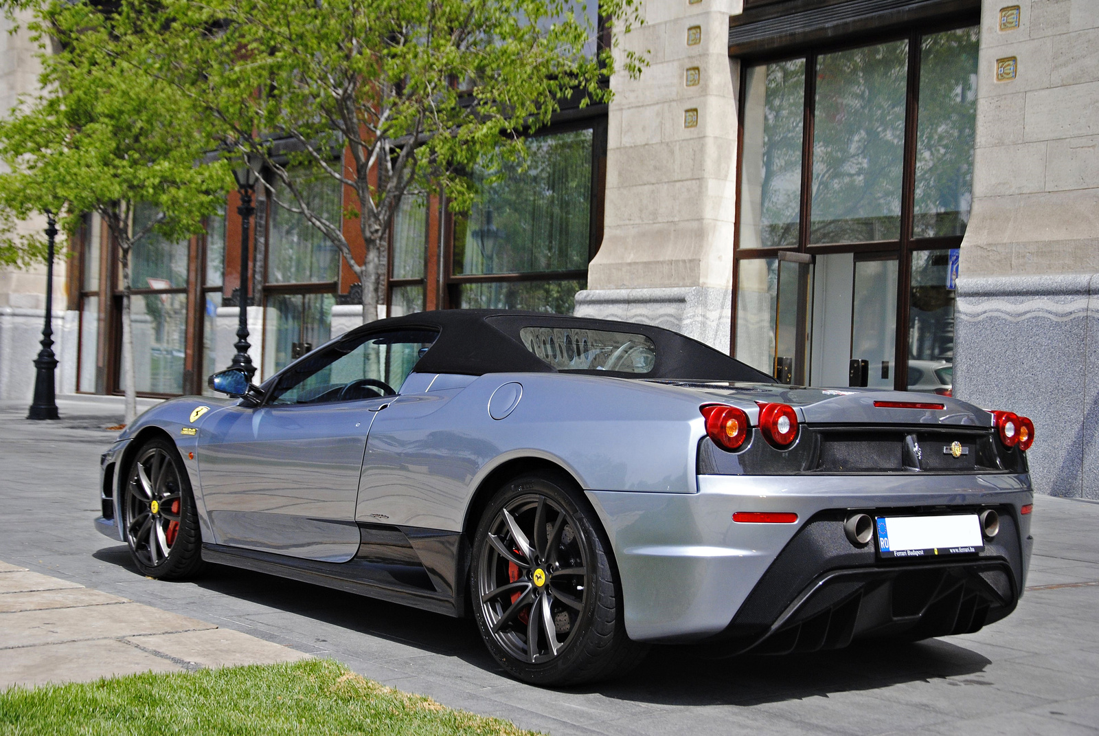 Ferrari Scuderia Spider 16M