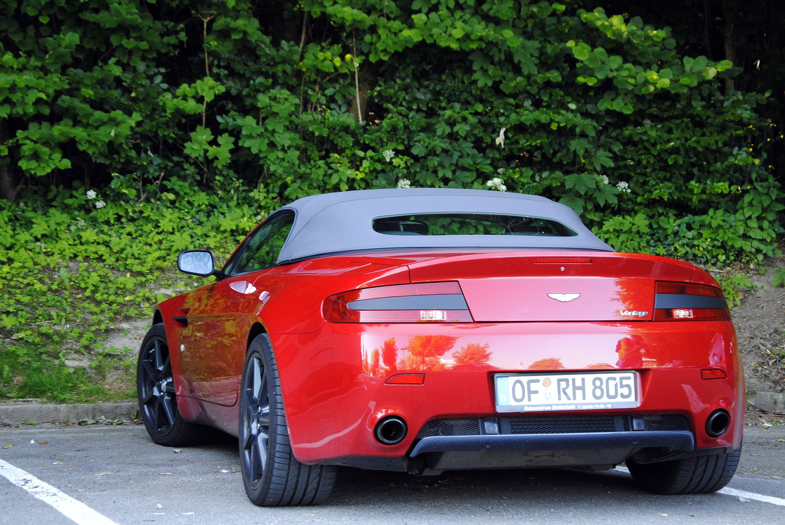 Aston Martin V8 Vantage Roadster