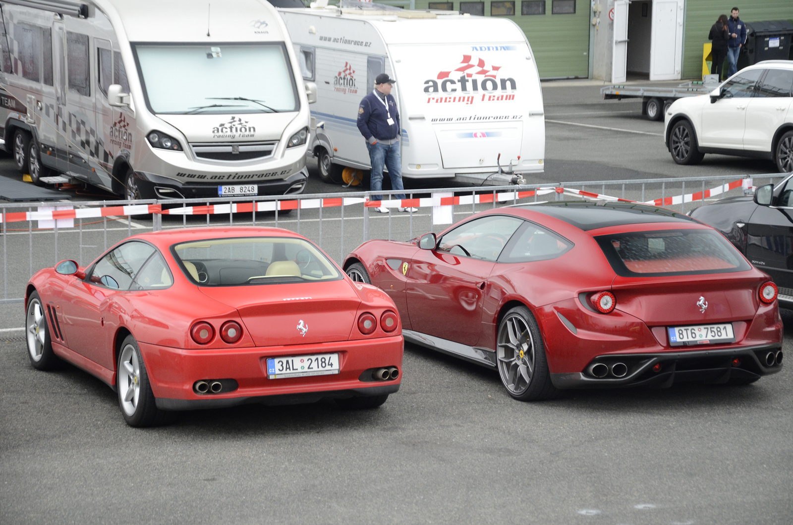 Novitec Rosso Ferrari FF és Ferrari 550 Maranello