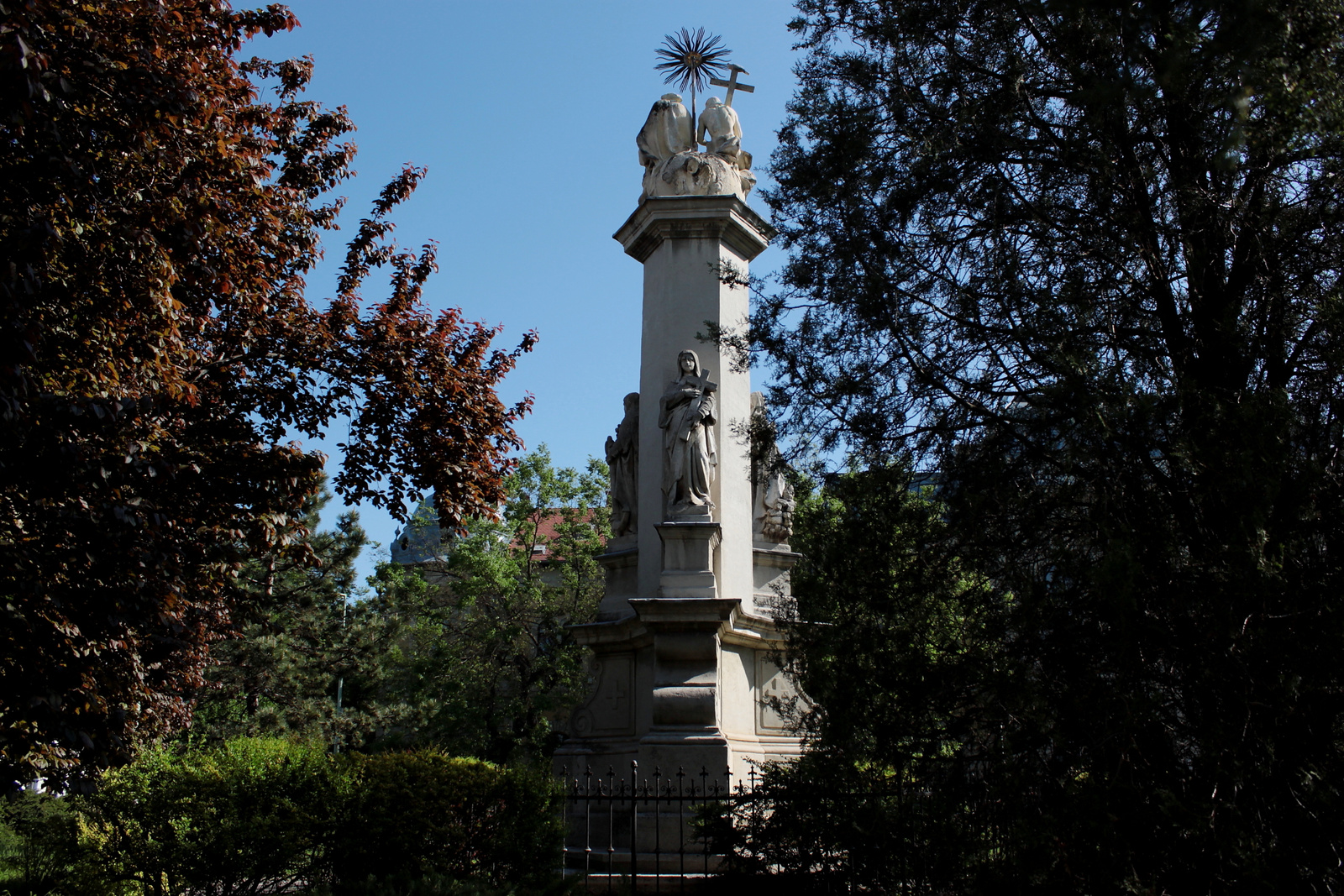 Szentháromság szobor -Cegléd Kossuth tér