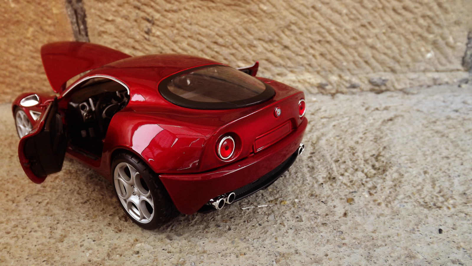 Alfa Romeo 8C