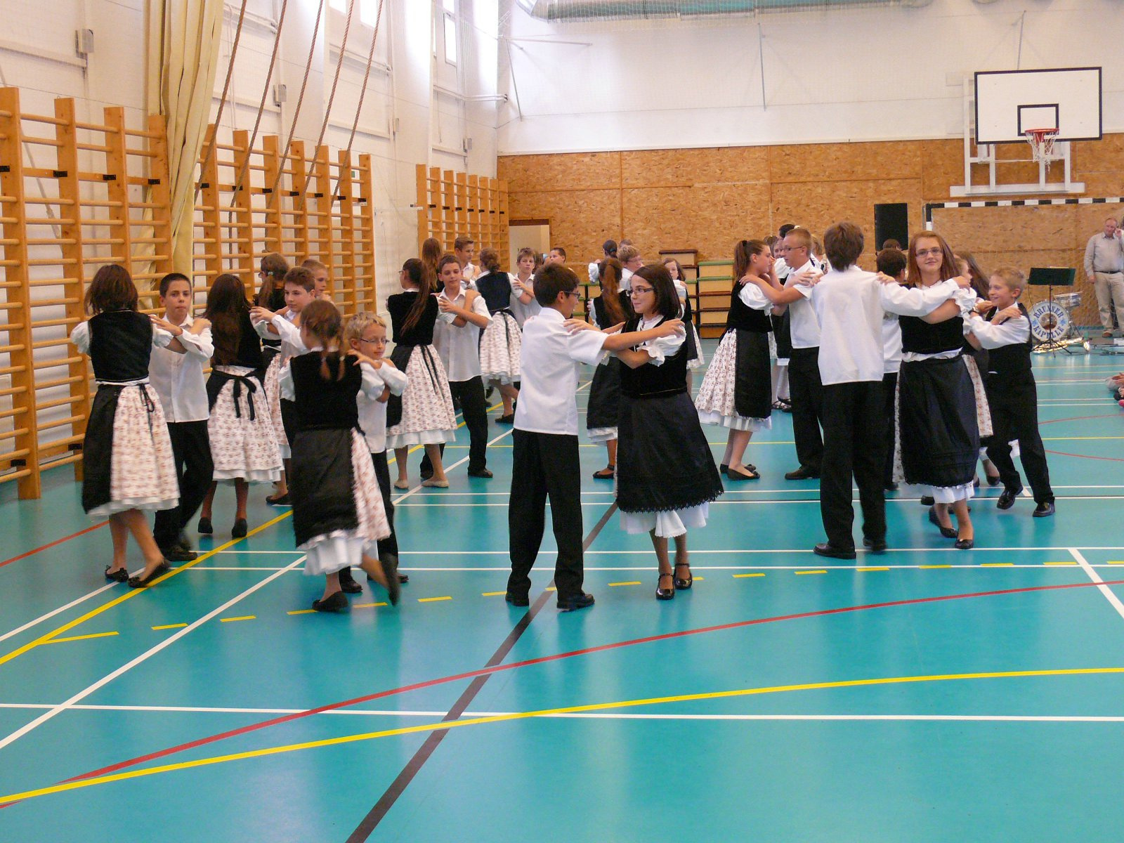 2012 2013 11 Német nemzetiségi táncház 006