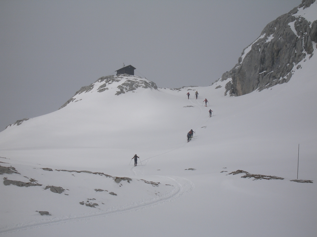 A  Mitterstein csúcsa (2417 m) alatt lévő faház.