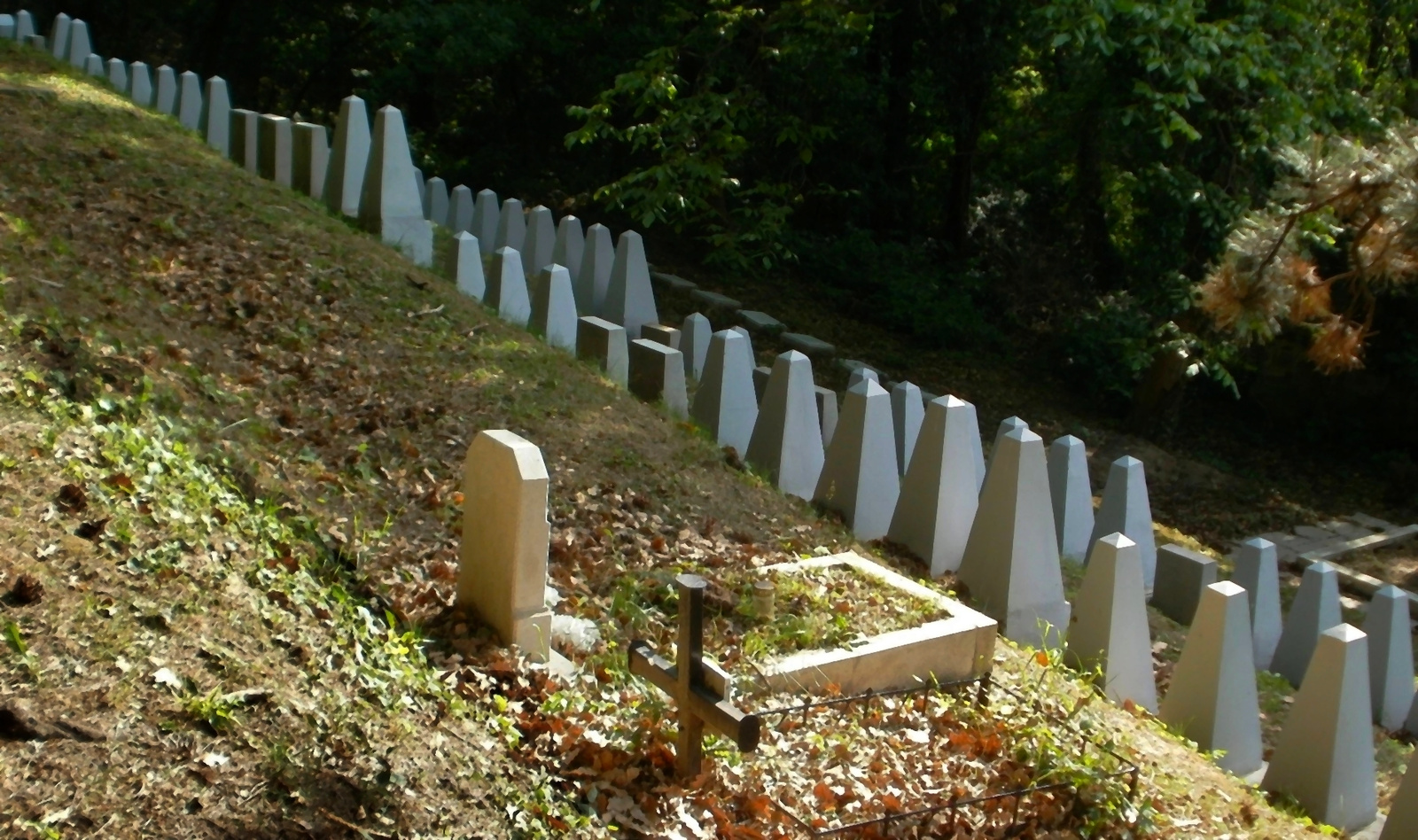 11. Hősi temető