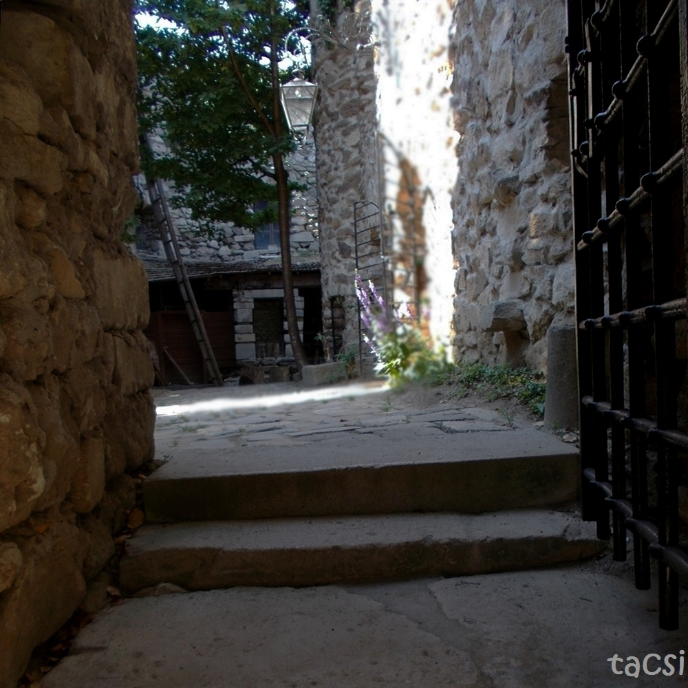 A Taródi vár oldalbejárata