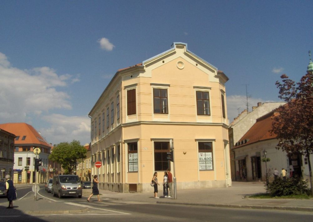 Ógabona tér és Színház utca az egykori Peck kávéház  épületével