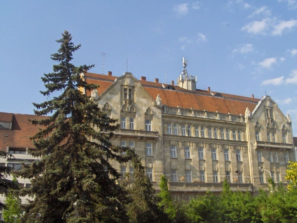 Széchenyi tér a Postapalotával