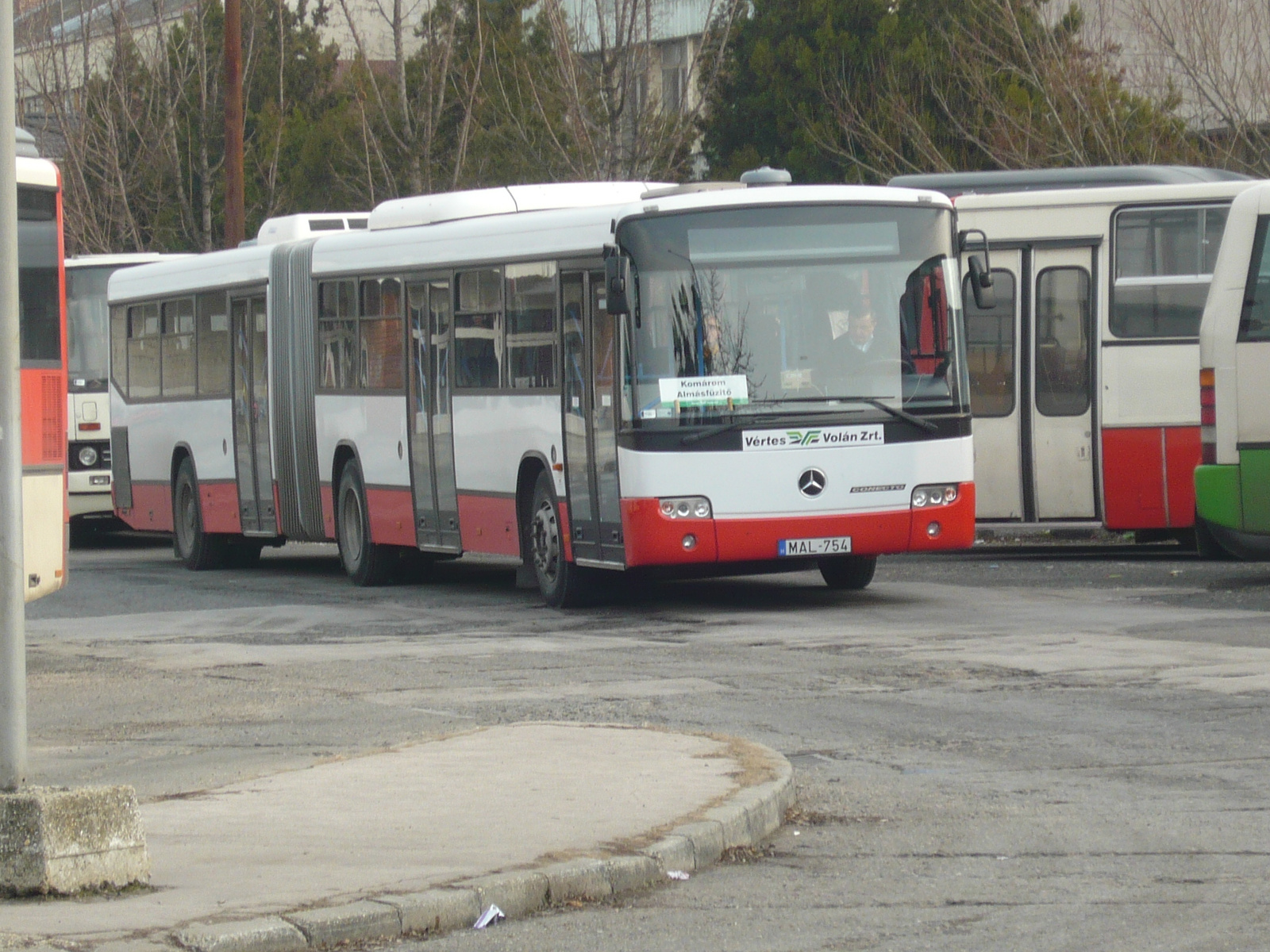 Mercedes-Benz Conecto (MAL-754)