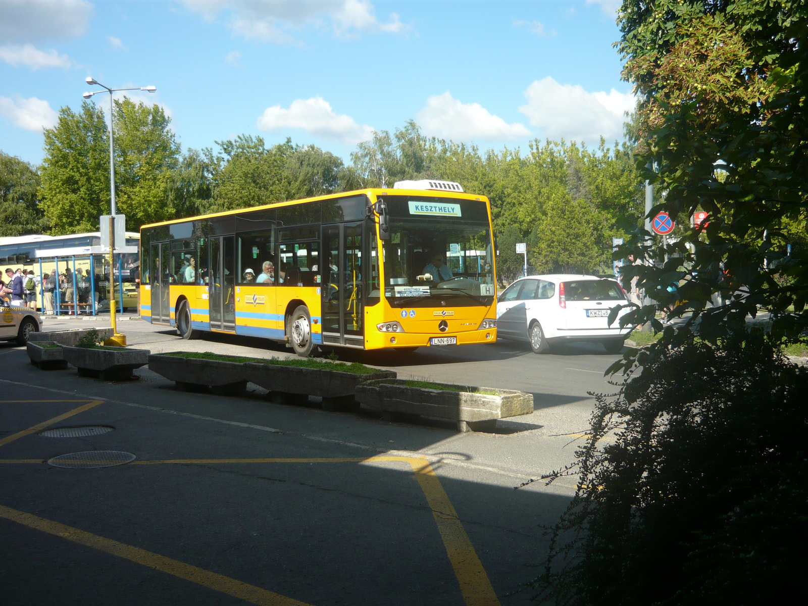 Mercedes-Benz Conecto (LNN-697)