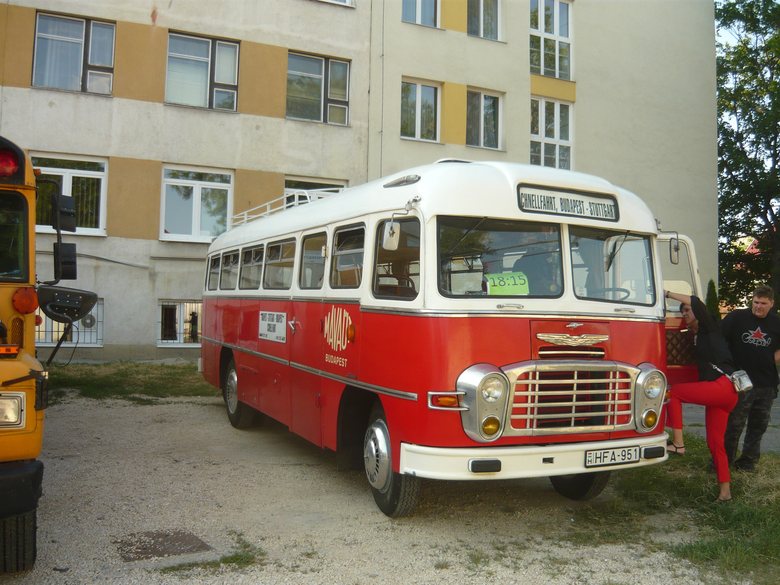 Ikarus 311 (HFA-951)