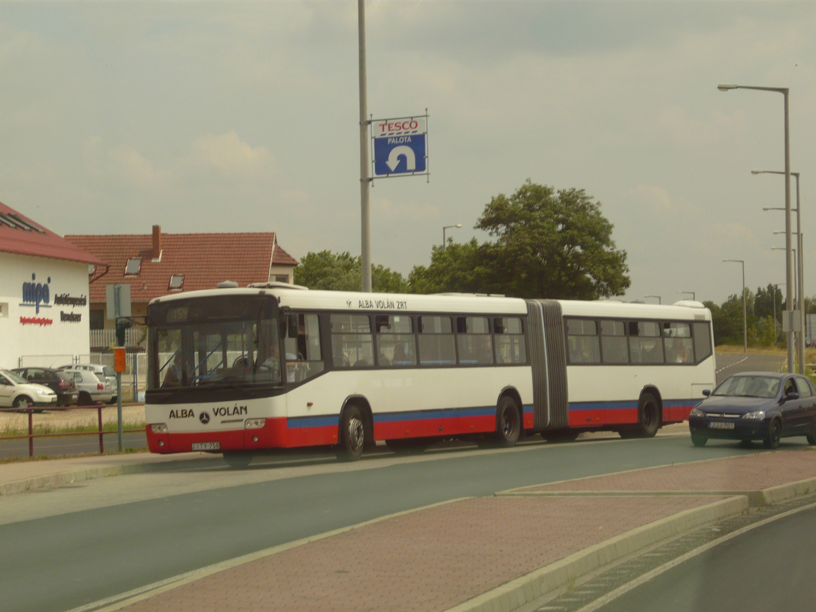 Mercedes-Benz Conecto