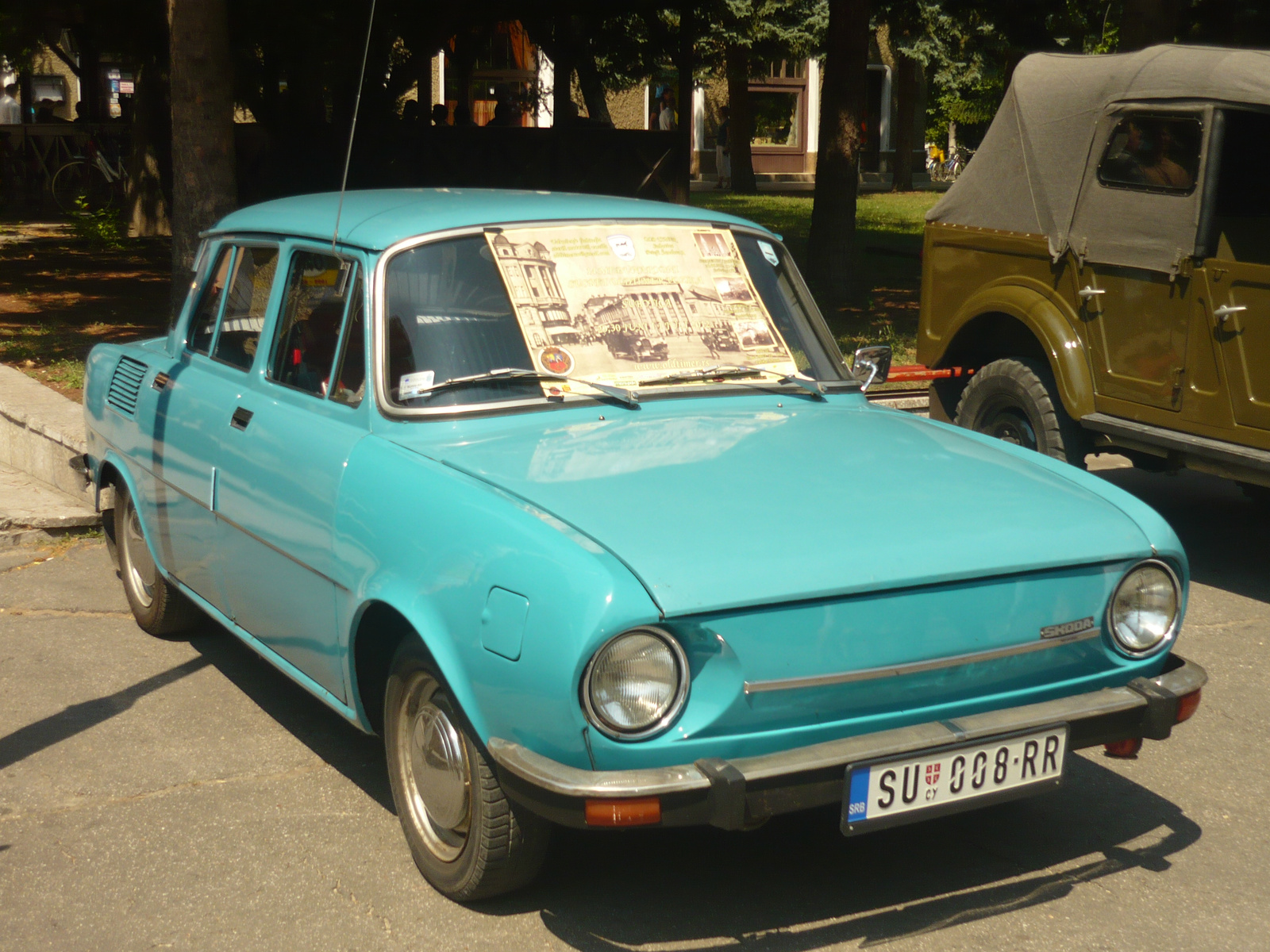 Skoda 100