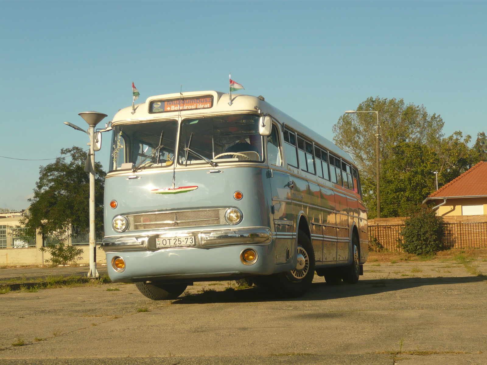 Ikarus 55 (OT25-73)