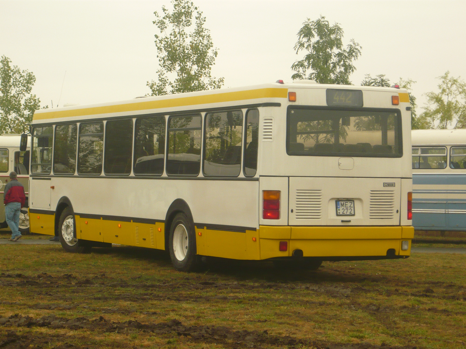 Ikarus 415.18B (MEZ-272)