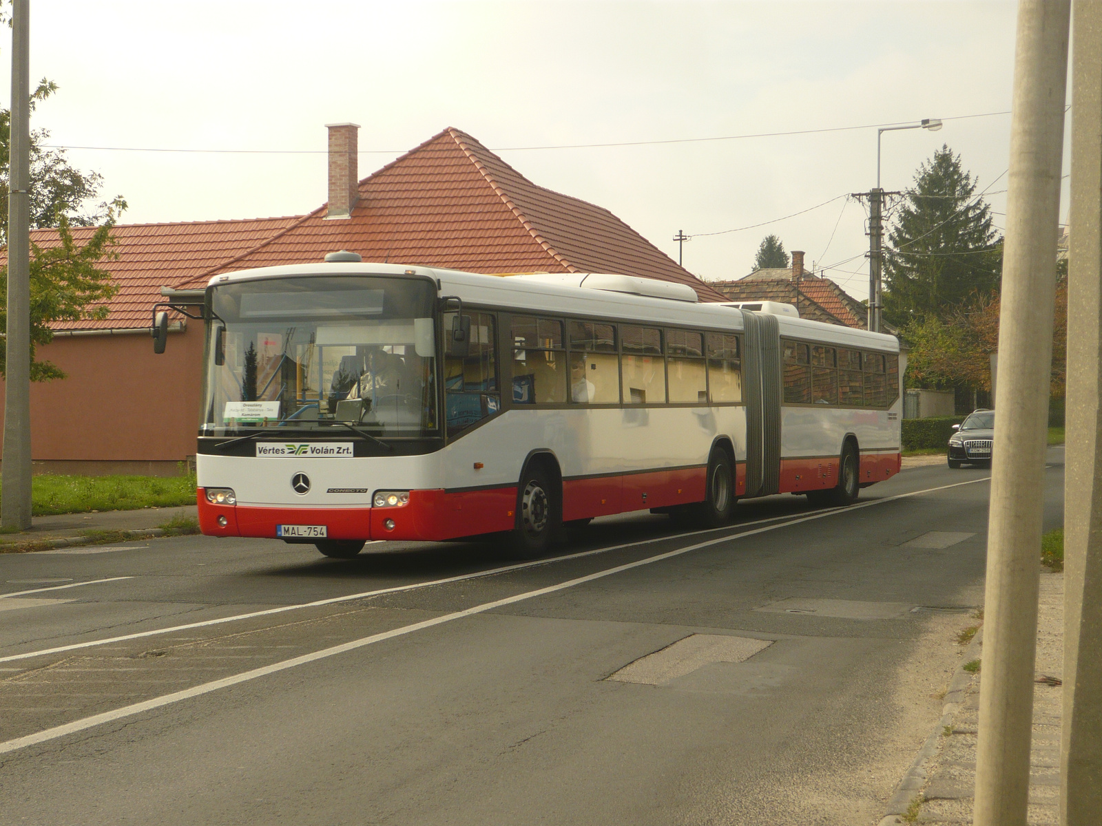 Mercedes-Benz Conecto (MAL-754)