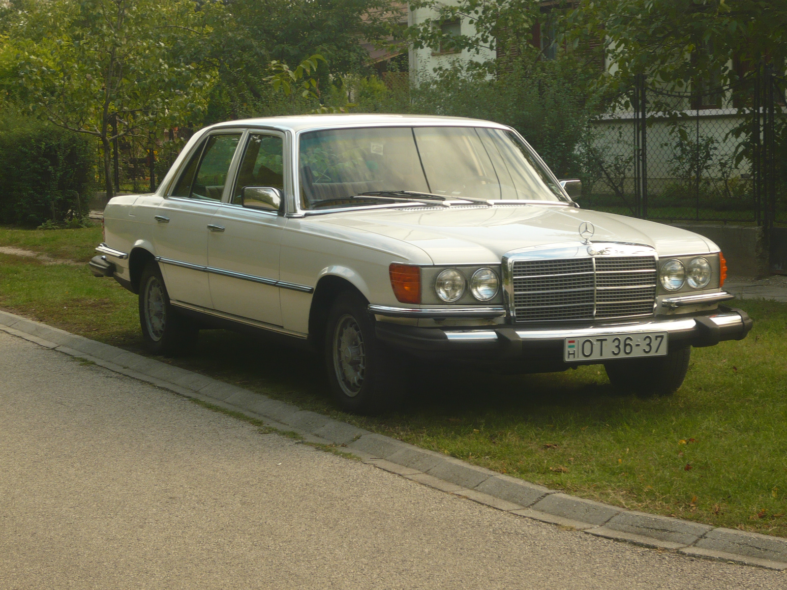 Mercedes-Benz W116