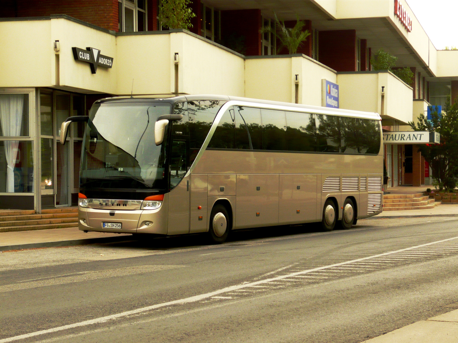 Setra S416 HDH (FG-SN 256)