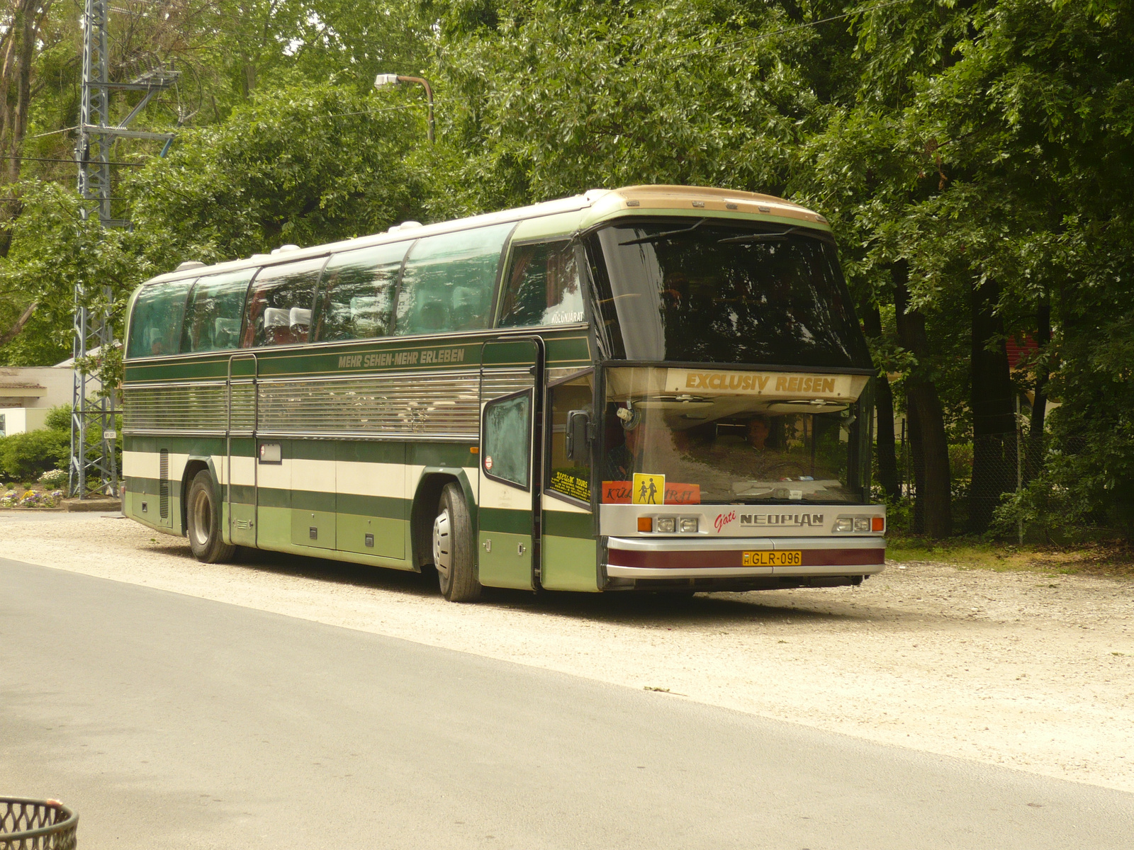 Neoplan (GLR-096)