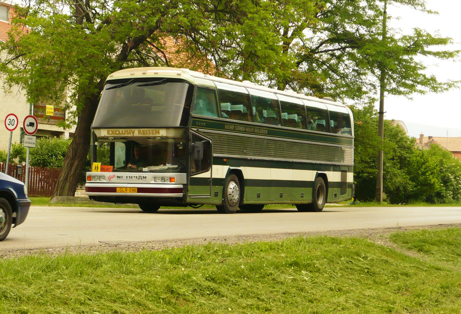 Neoplan (GLR-096)