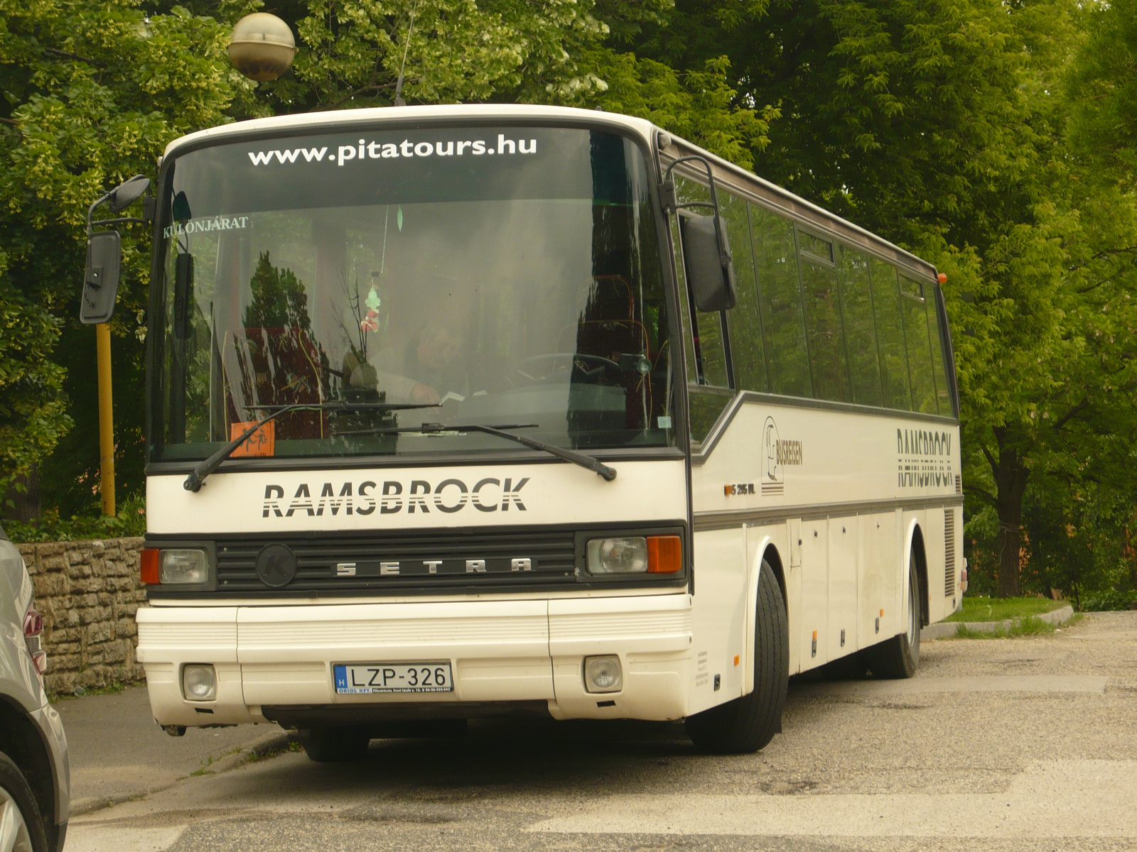 Setra S215 UL (LZP-326)