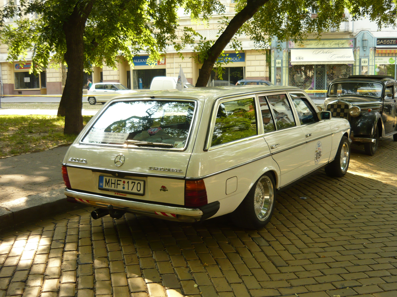 Mercedes-Benz W123