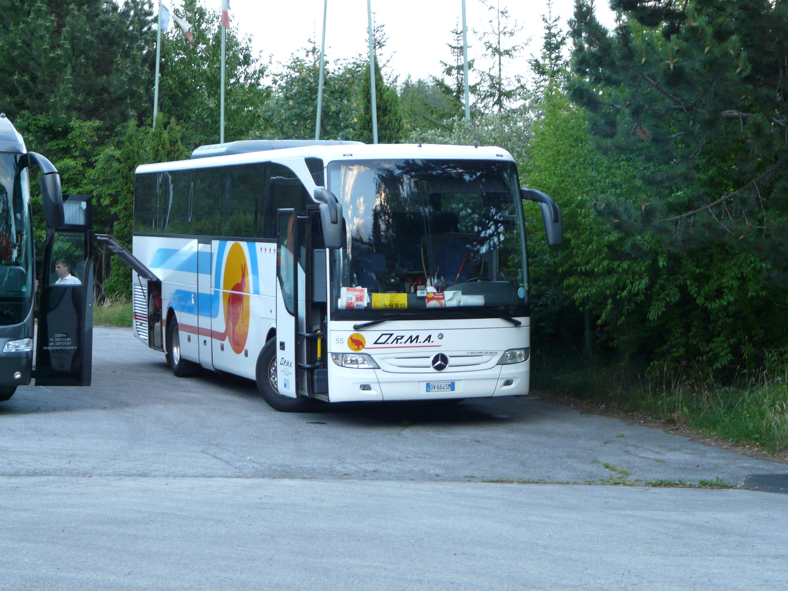 Mercedes-Benz Tourismo (DT-664SM)