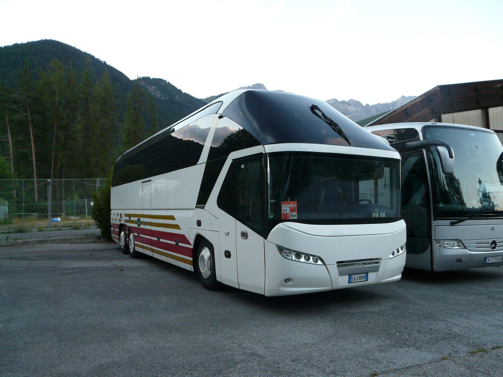 Neoplan Starliner (EA-498RH)