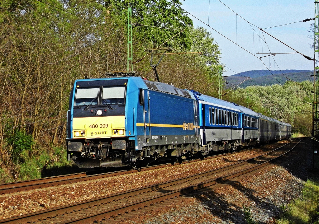 480 009