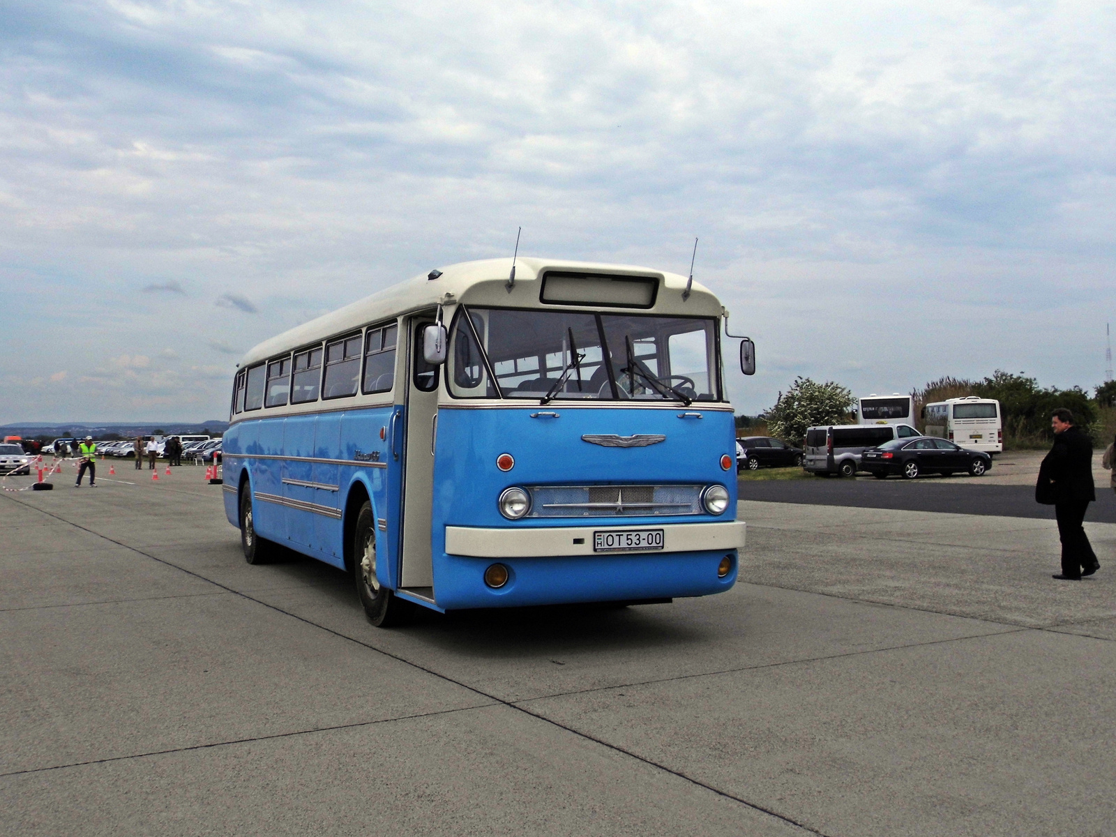 Ikarus 66 (OT 53-00)