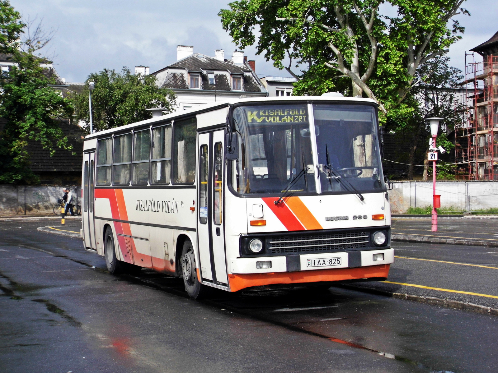 Ikarus 260.20 (IAA-825)