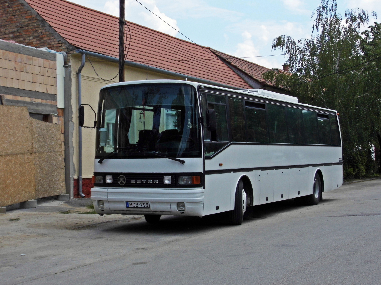 Setra S215 UL (MCB-799)