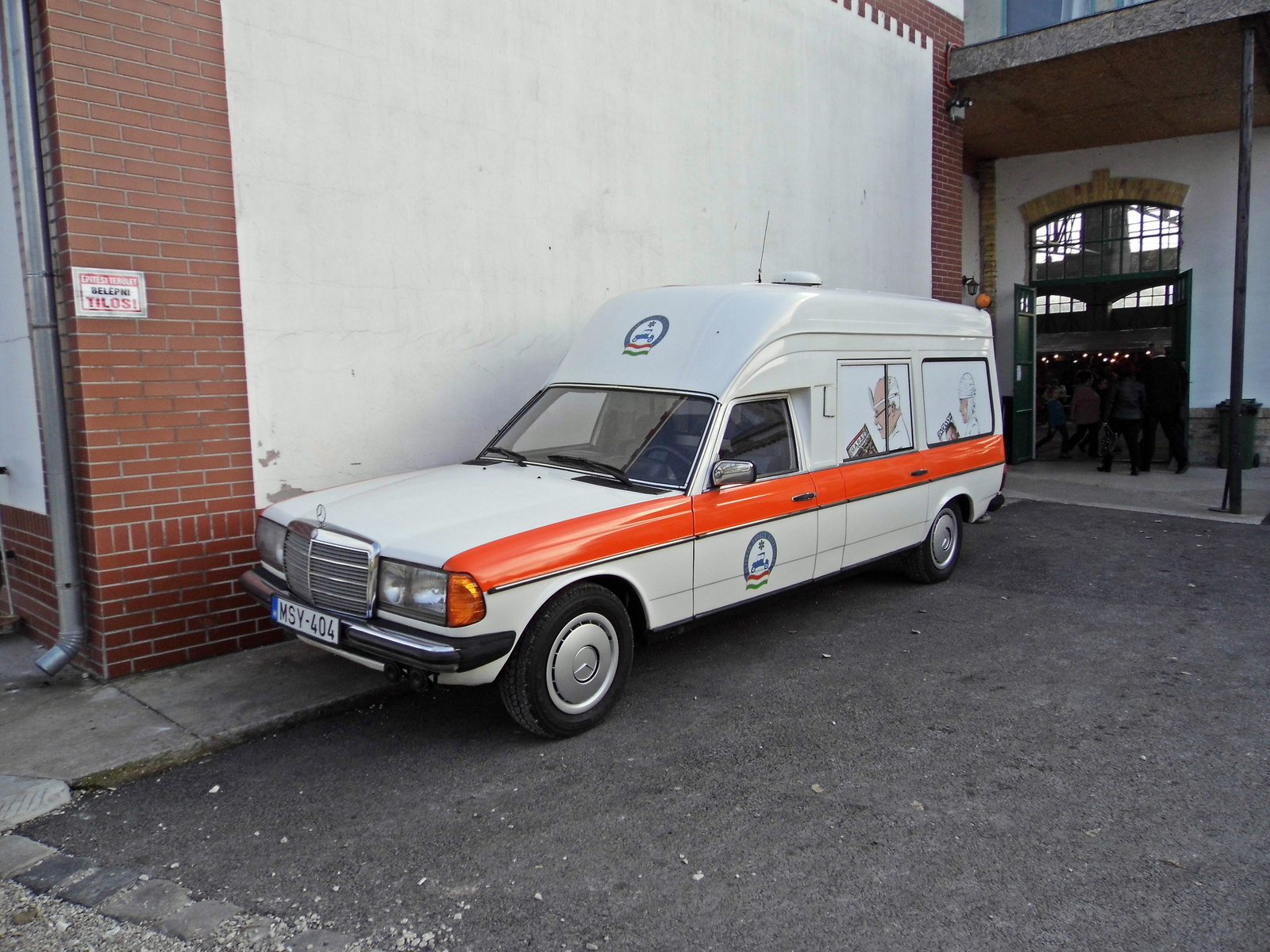 Mercedes-Benz W123