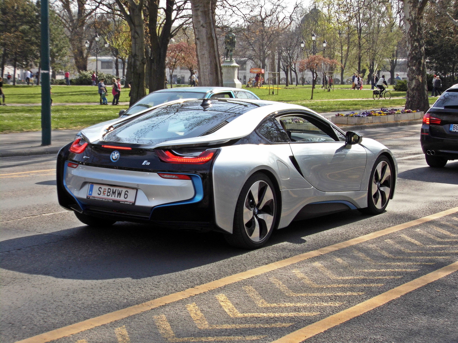 BMW I8