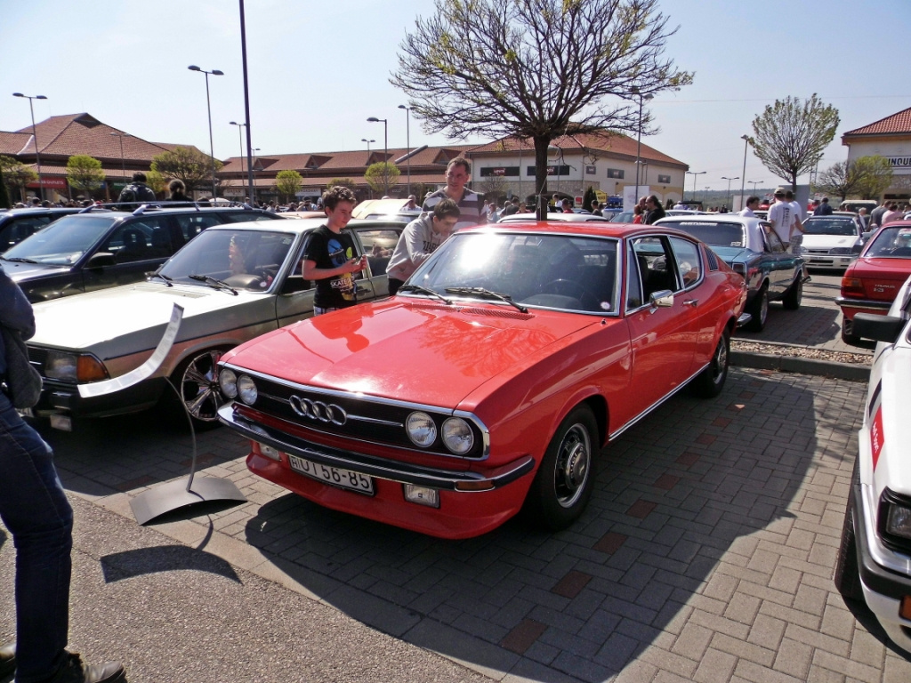 Audi 100 Coupé