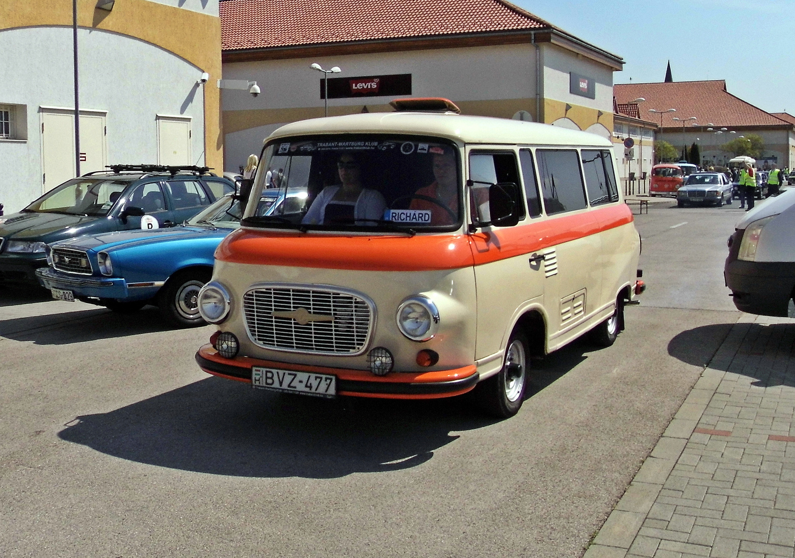 Barkas B1000