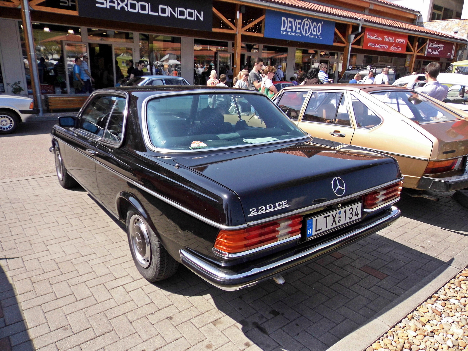 Mercedes-Benz 230CE