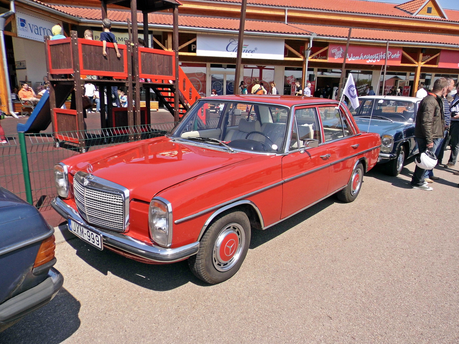 Mercedes-Benz W115