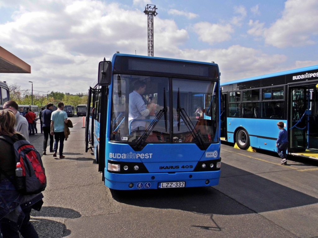 Ikarus 405.05 (LZZ-332)