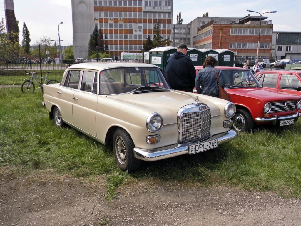 Mercedes-Benz W110