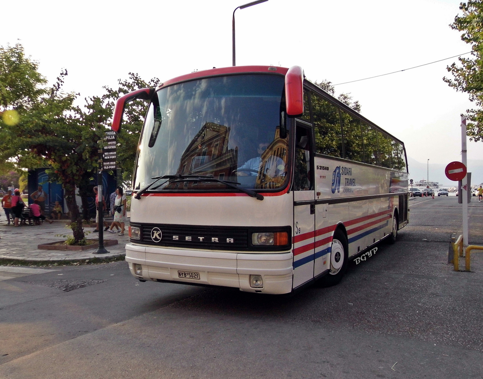 Setra S215 HD (KYB-5027)