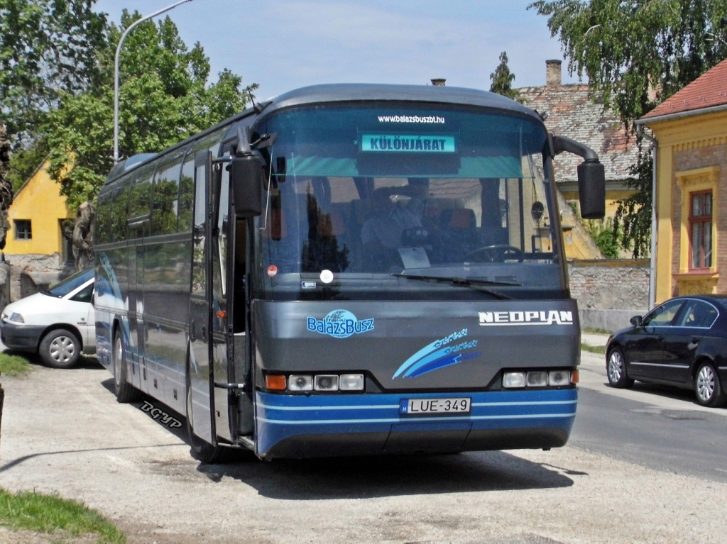 Neoplan N216 H (LUE-349)