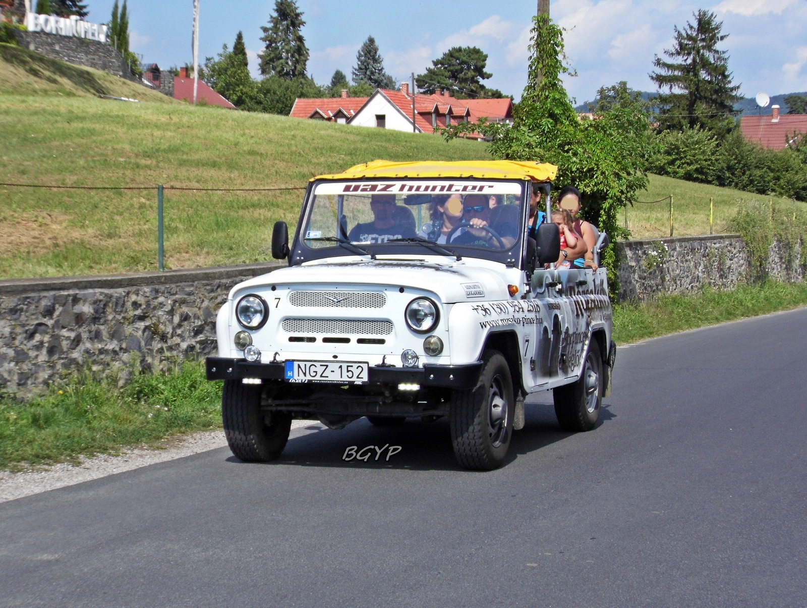 UAZ Hunter