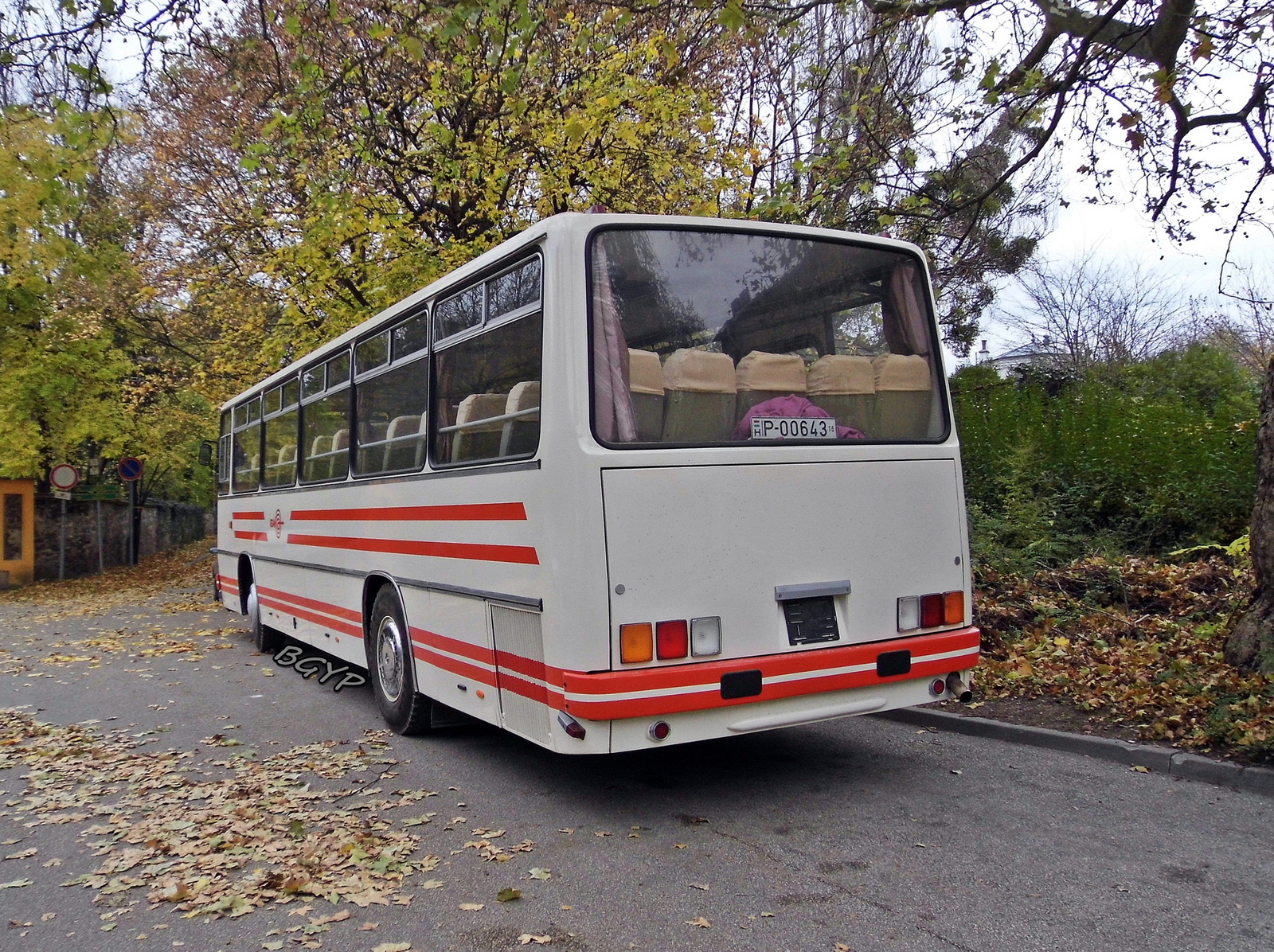 Ikarus 255 (FKB-985)