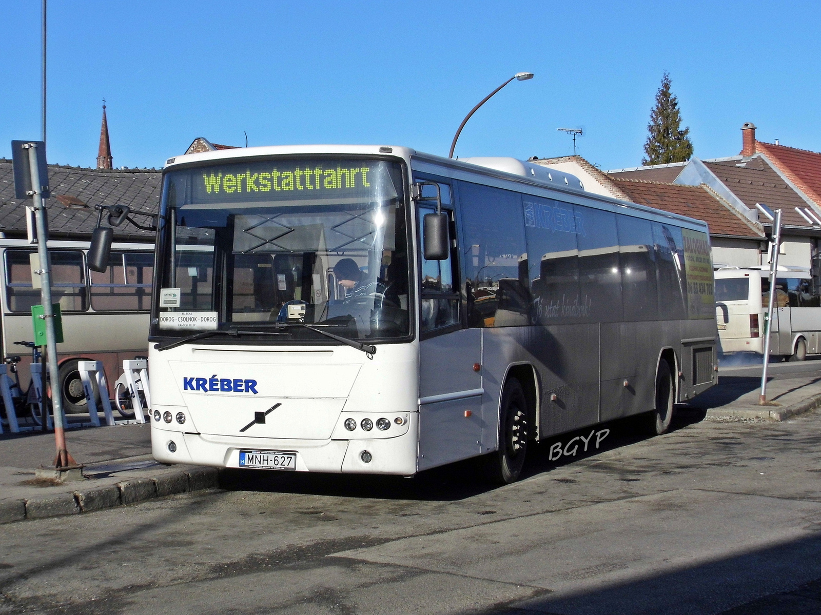 Volvo 8700 (MNH-627)