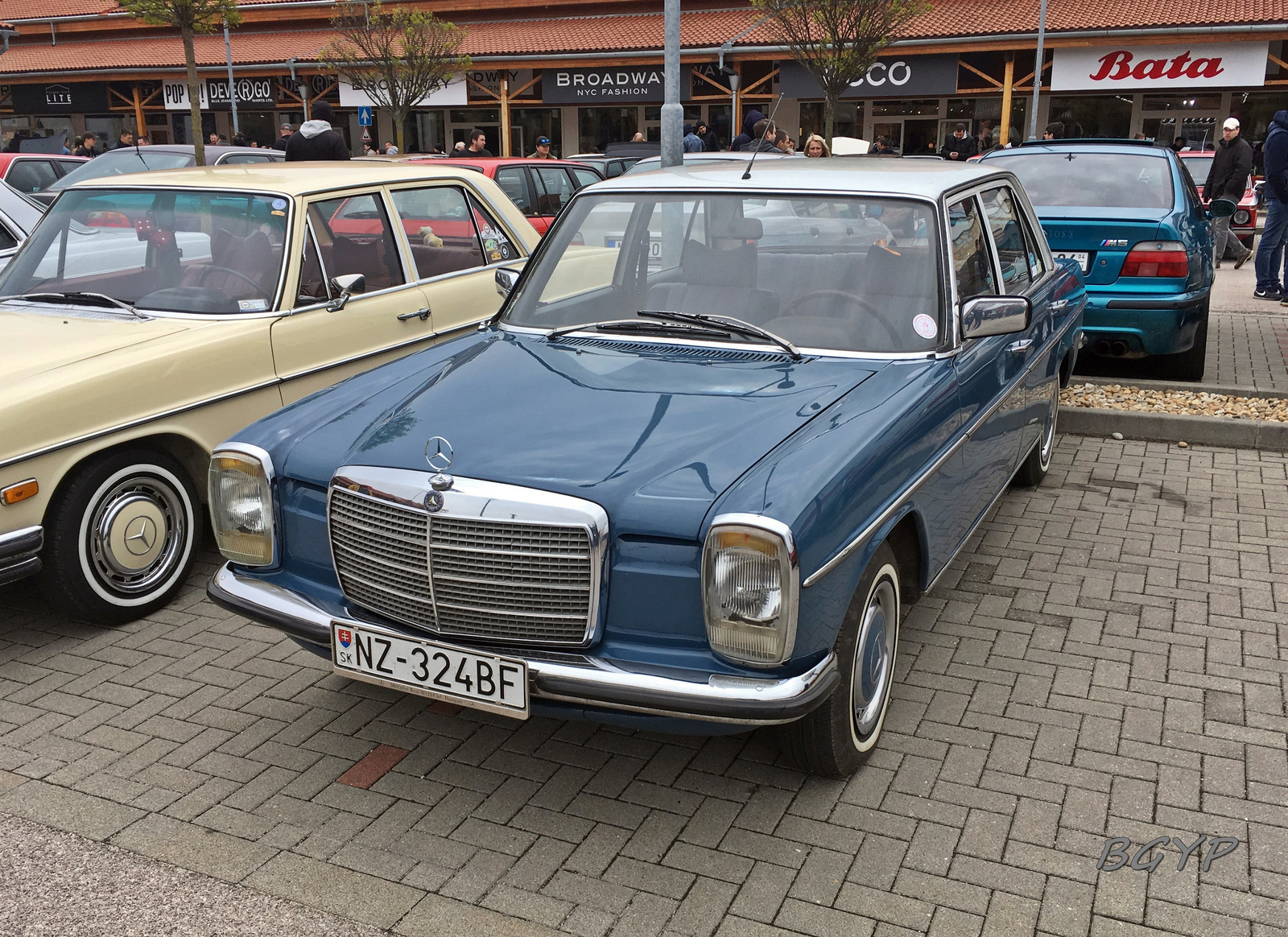 Mercedes-Benz W115