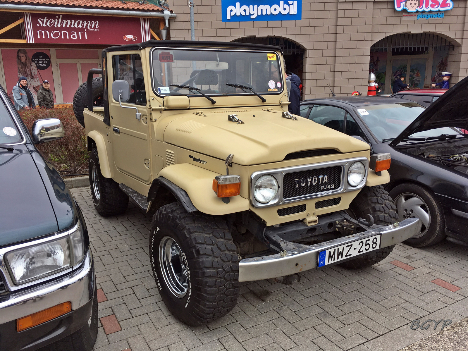 Toyota FJ43