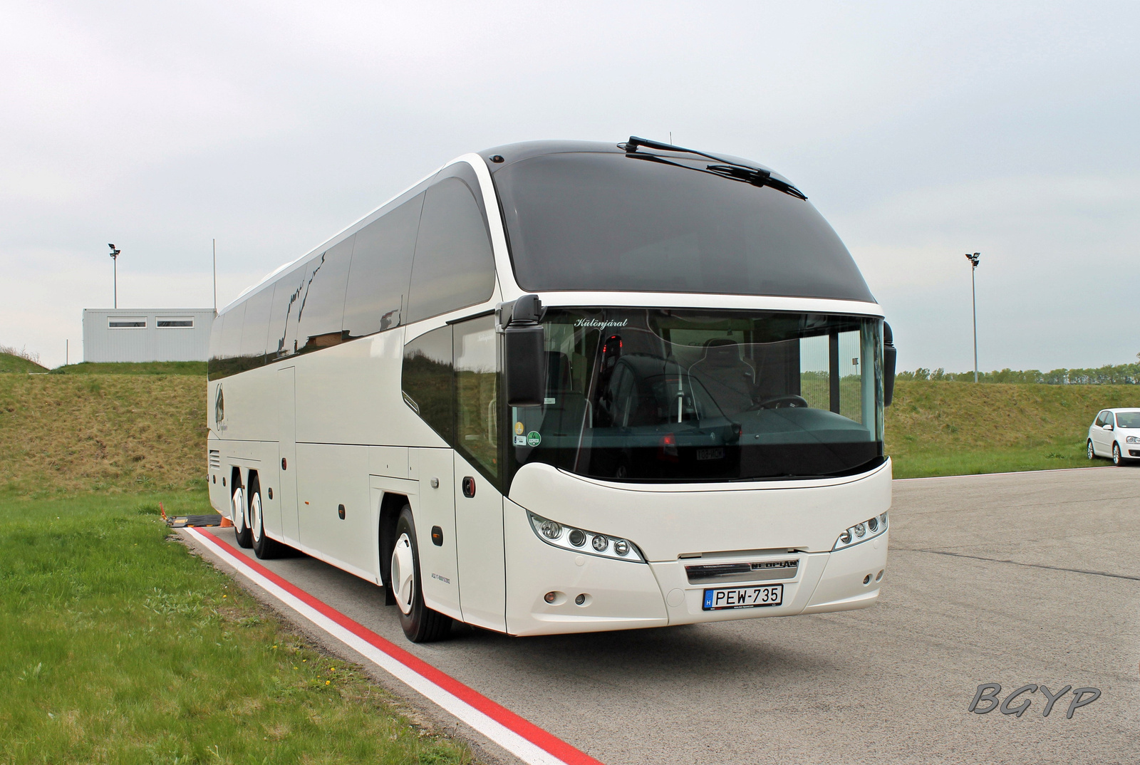 Neoplan Cityliner (PEW-735)