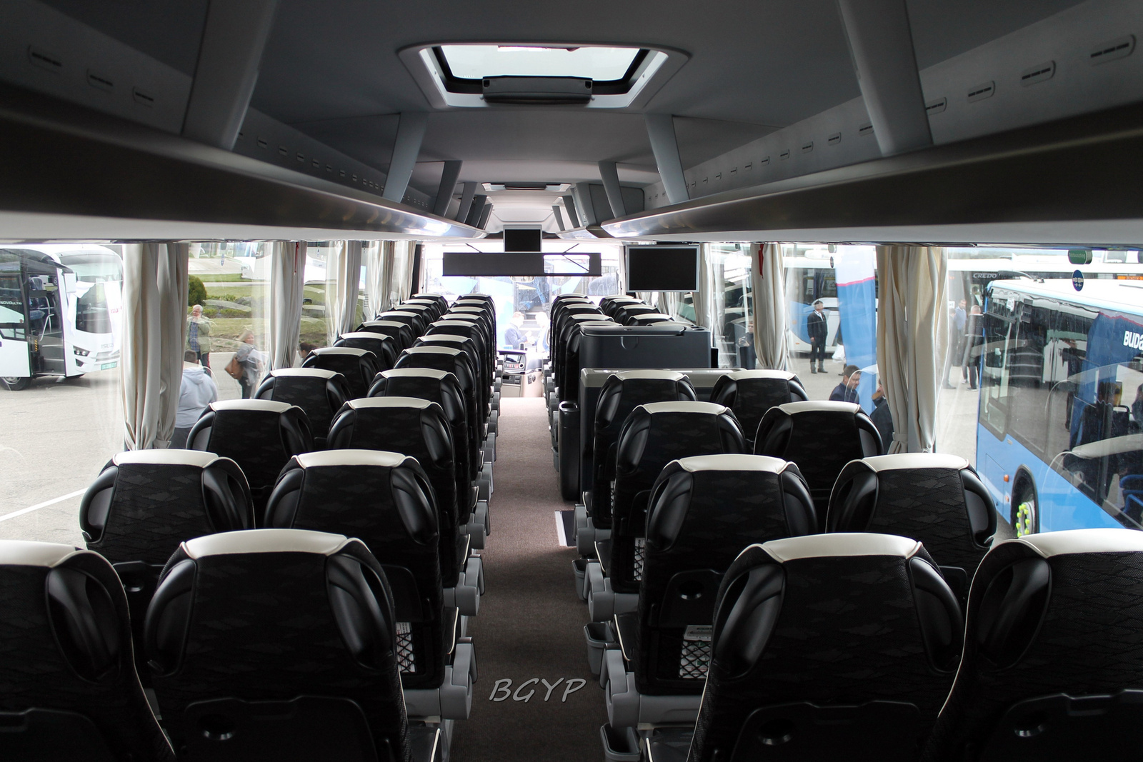 Neoplan Tourliner (M-NP 1511)