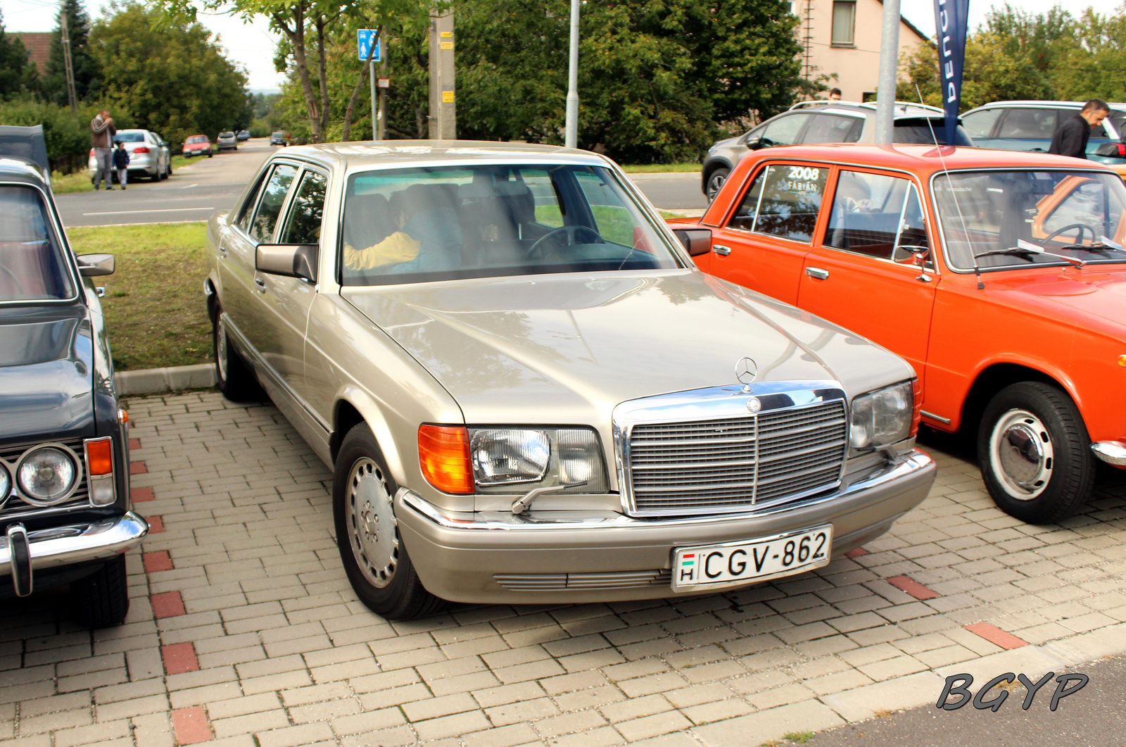 Mercedes-Benz W126